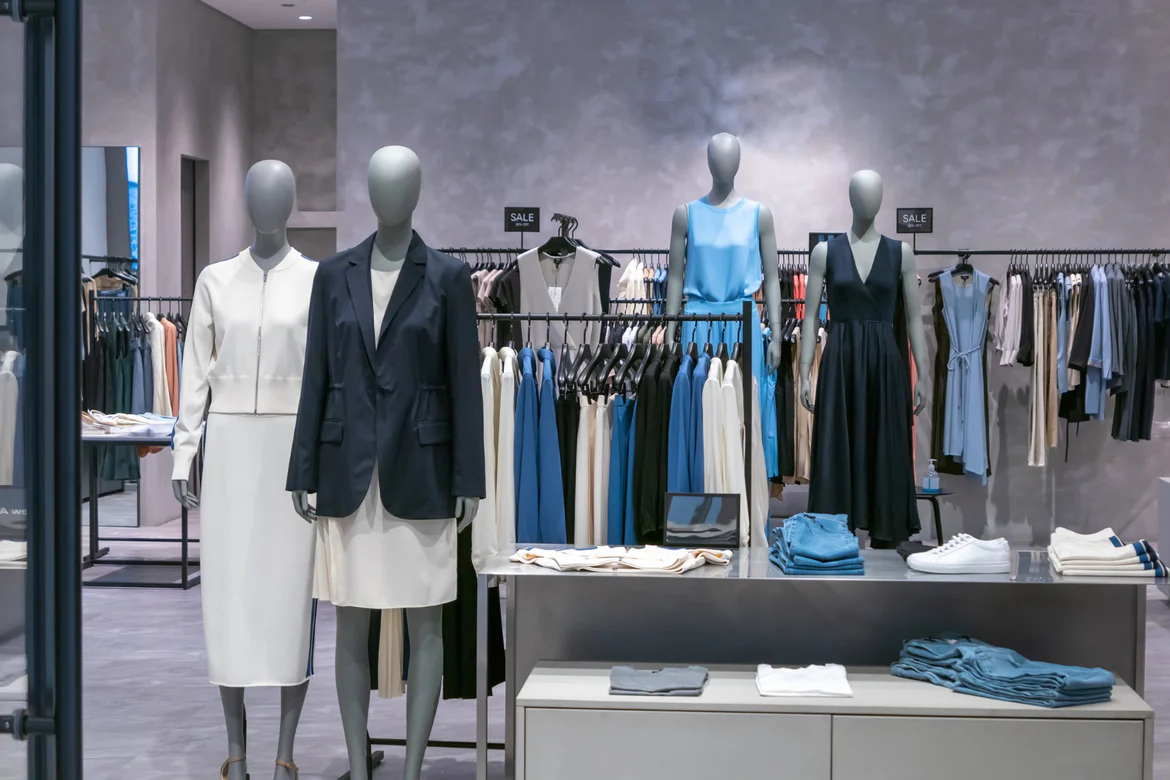 adornmodestcloset.com